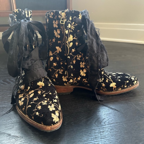 Esquivel “Jolene” Black & Gold Brocade Combat Boot | Made to Order | 9.5 - Picture 2 of 6